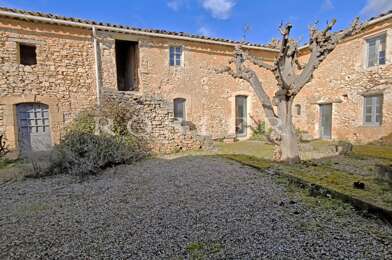 Maison  740000 €