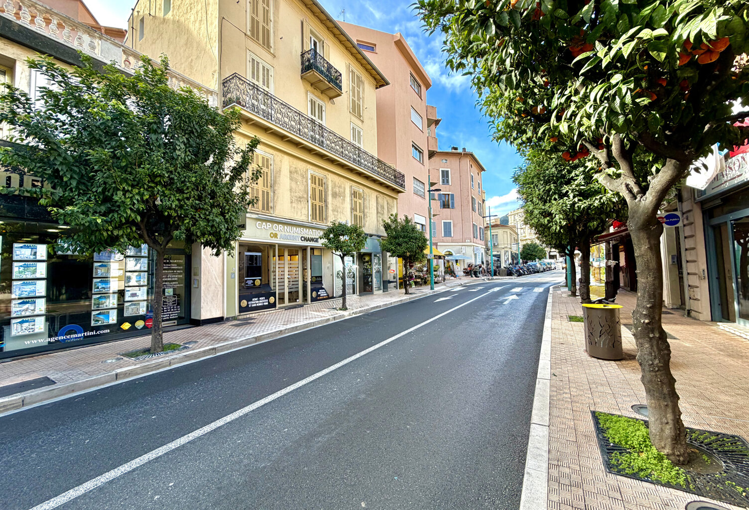 FONDS DE COMMERCE HABILLEMENT MENTON CENTRE VILLE — photo 1