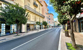 Commerce  140 m² à vendre à Menton (06500)