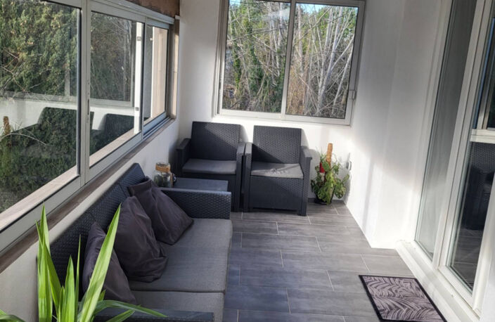 Haut de villa T4 de 105m2, véranda, et jardin — photo 2