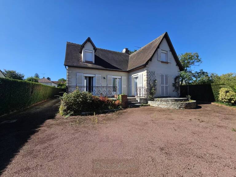 Maison de 140 m² sur sous/sol total à Montargis: confort et sérénité — photo 1
