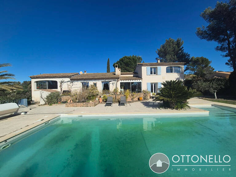 Villa Roquebrune Sur Argens 6 pièces 185,90 m2 sur 1843 m2 de terrain avec piscine et garage — photo 1