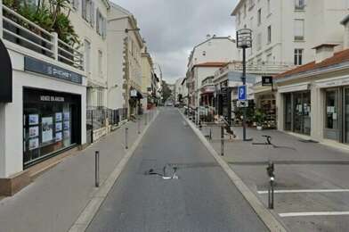 Commerce  336000 €