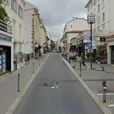 Commerce  336000 €