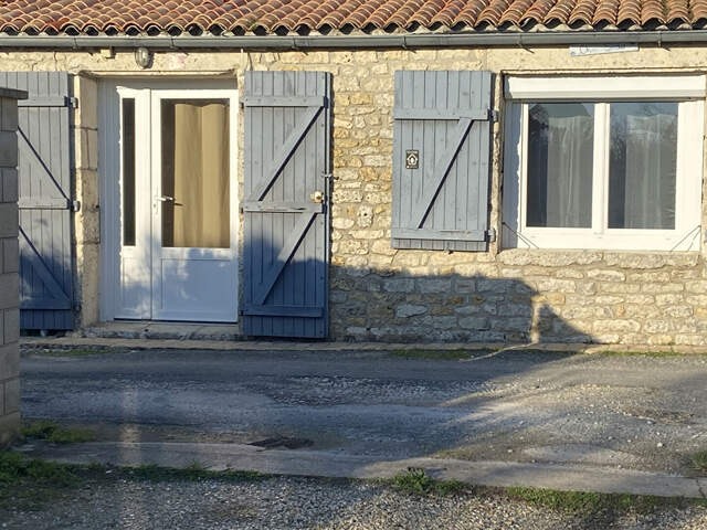 Dans un petit village typique proche de Saint-Pierre-d'Oléron — photo du bien