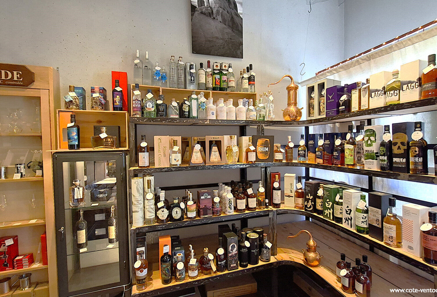 Cession fonds et parts sociales commerce de vins & spiritueux à forte notoriété — photo 1
