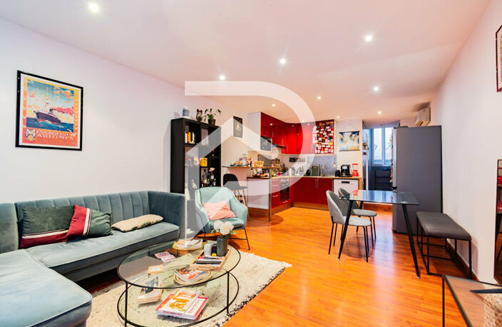 Coup de coeur dans le 2ème - T3 authentique et atypique, esprit maison, avec terrasse de 24 m2 — photo 4