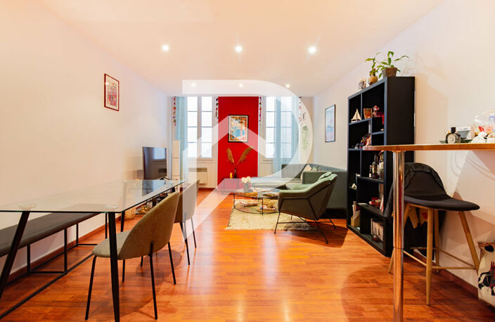 Coup de coeur dans le 2ème - T3 authentique et atypique, esprit maison, avec terrasse de 24 m2 — photo 5