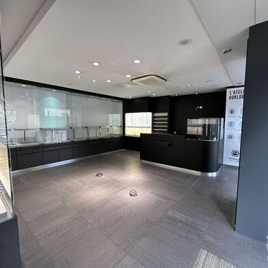 Commerce  138000 €