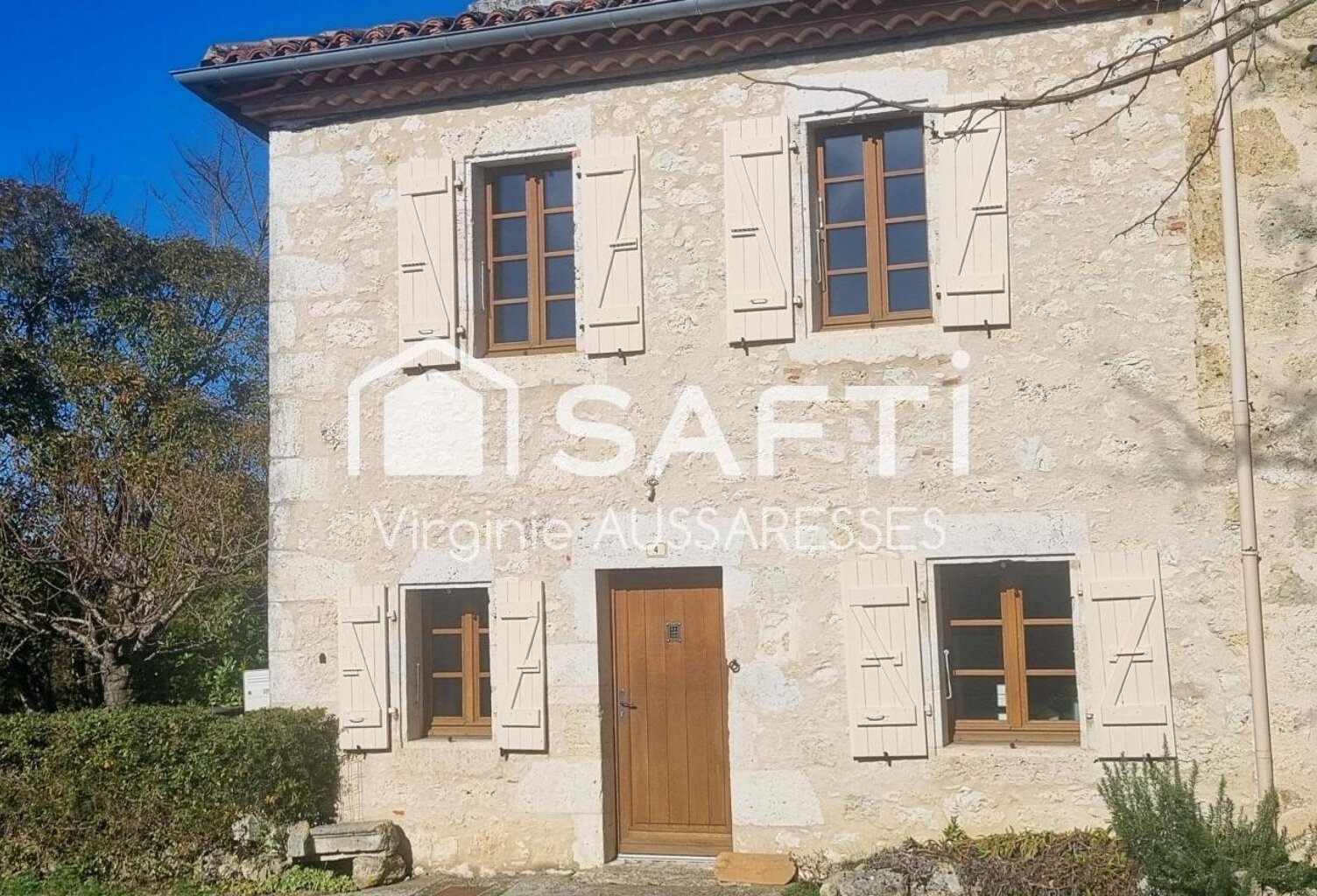 Maison en pierre au cœur historique de Maubec — photo 1