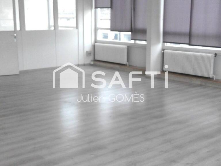 Bureau 2 pièces de 60m2 à louer - 77470 TRILPORT — photo 1