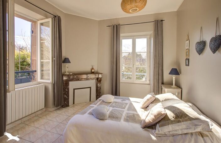 Maison en pierre de 6 pièces principales — photo 3