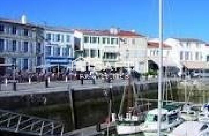 La vue sur la mer , la luminosité , la ville sur l ile de ré ! pres du port ! — photo 5