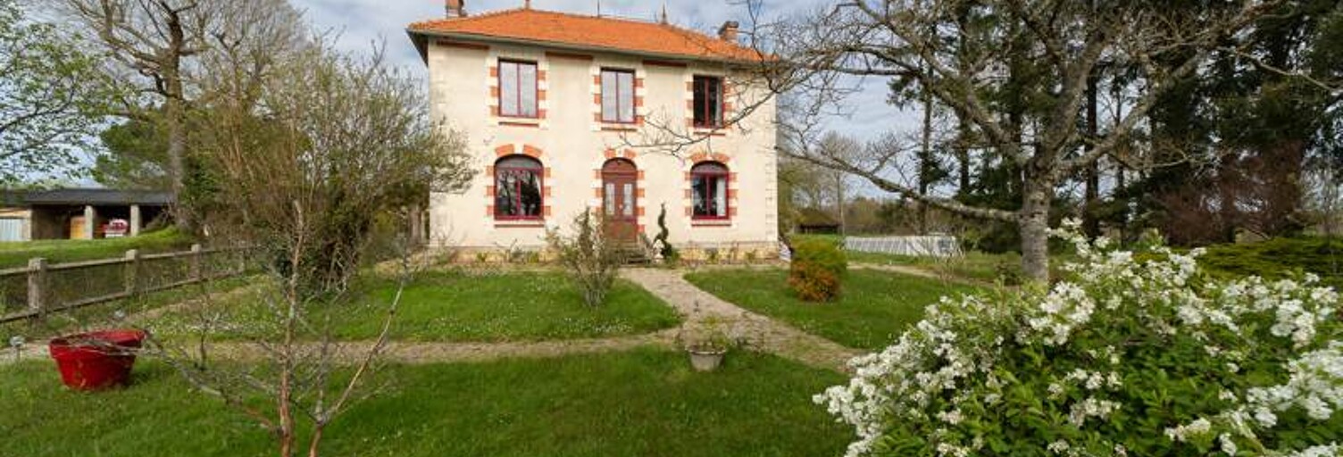 Maison 8 Pièces 210 m² à vendre à Saint-Martin-d'Ary (17270)