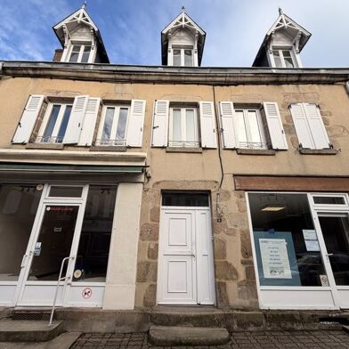 Immeuble  140400 €