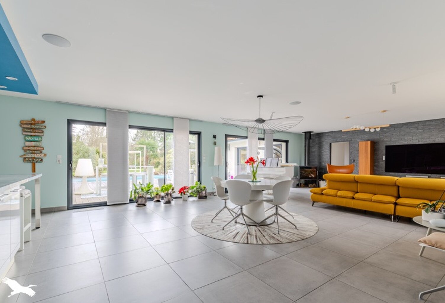 Contemporaine de 7 pièces principales — photo 1