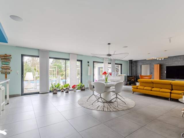 Contemporaine de 7 pièces principales — photo du bien