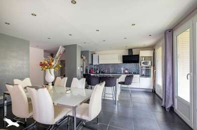 Appartement 3 pièces 228975 €