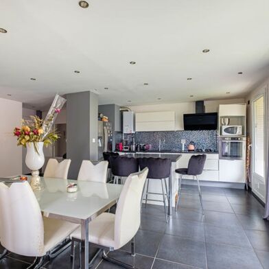 Appartement 3 pièces 228975 €