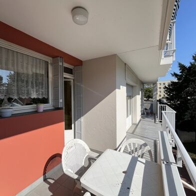 Appartement 4 pièces 275000 €