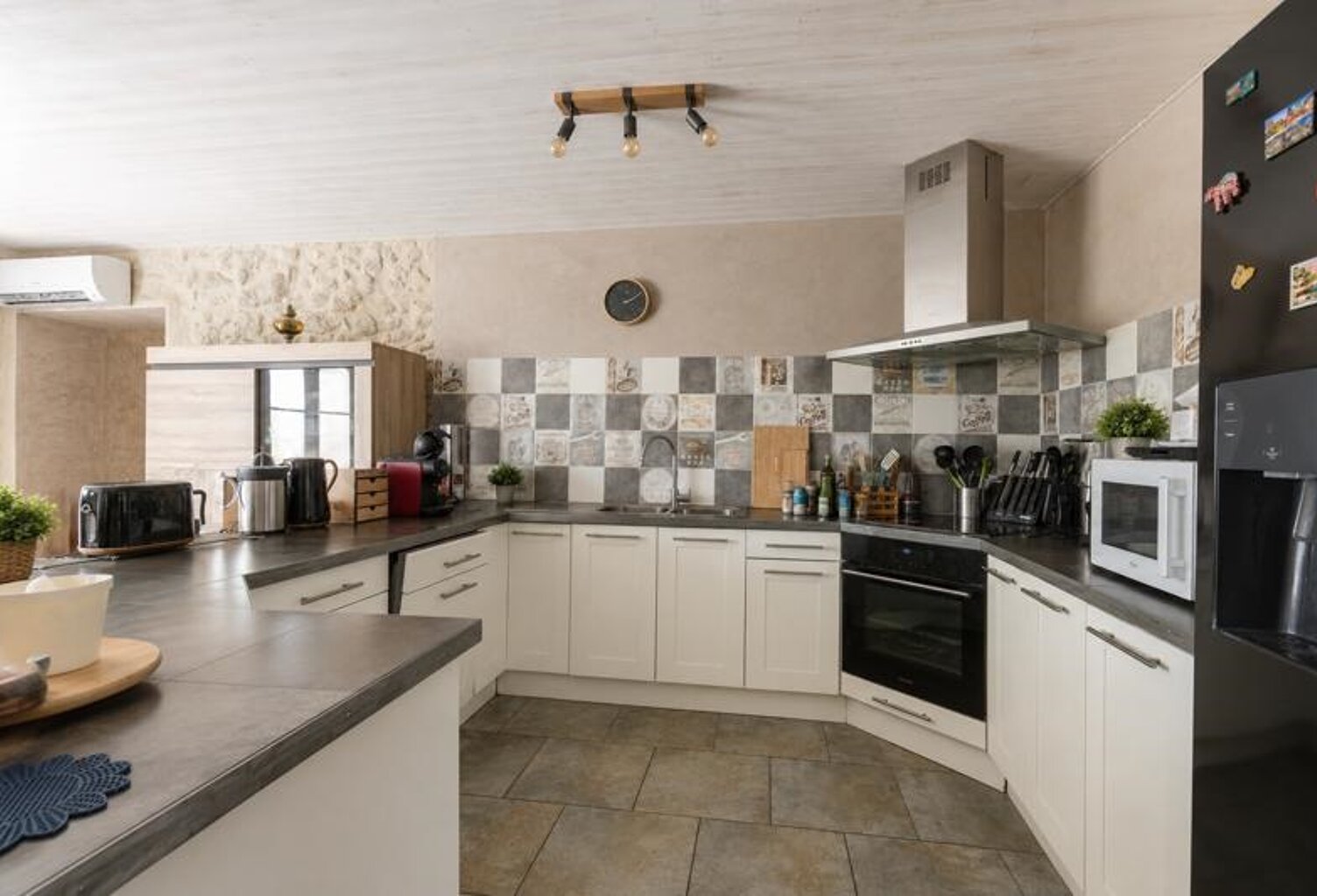 Maison en pierre de 5 pièces principales — photo 1