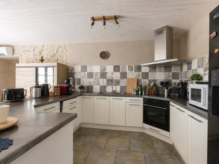 Maison en pierre de 5 pièces principales — photo 1