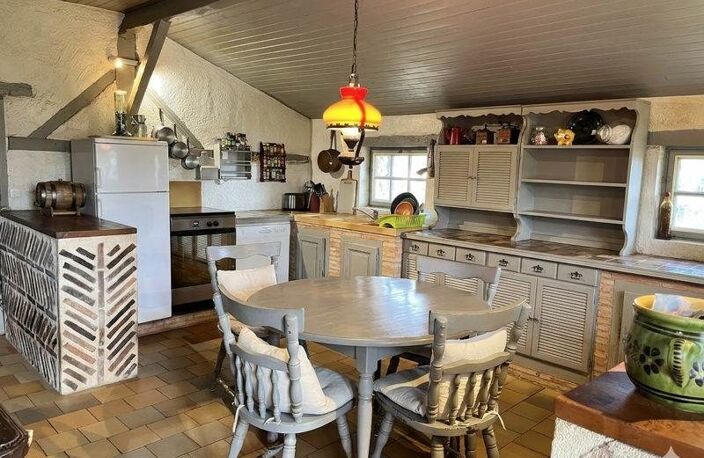 Maison en pierre de 9 pièces principales — photo 2