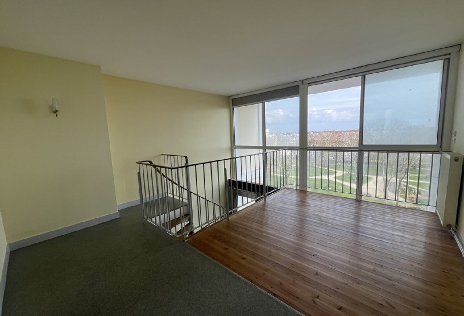 Duplex de 2 pièces principales — photo 1