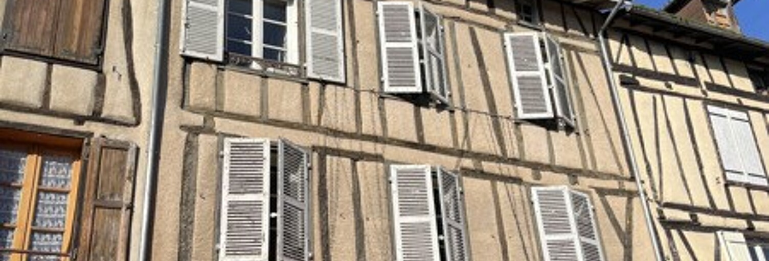 Immeuble   m² à vendre à Maurs (15600)