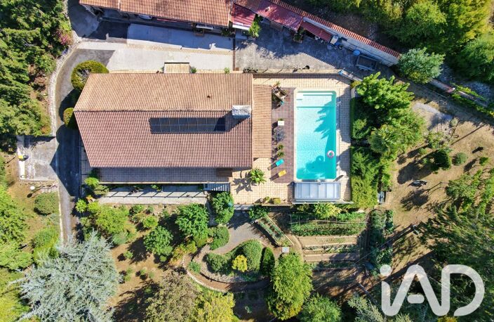 Vente Maison/villa 9 pièces — photo 2