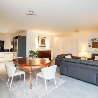 Appartement 4 pièces 369600 €