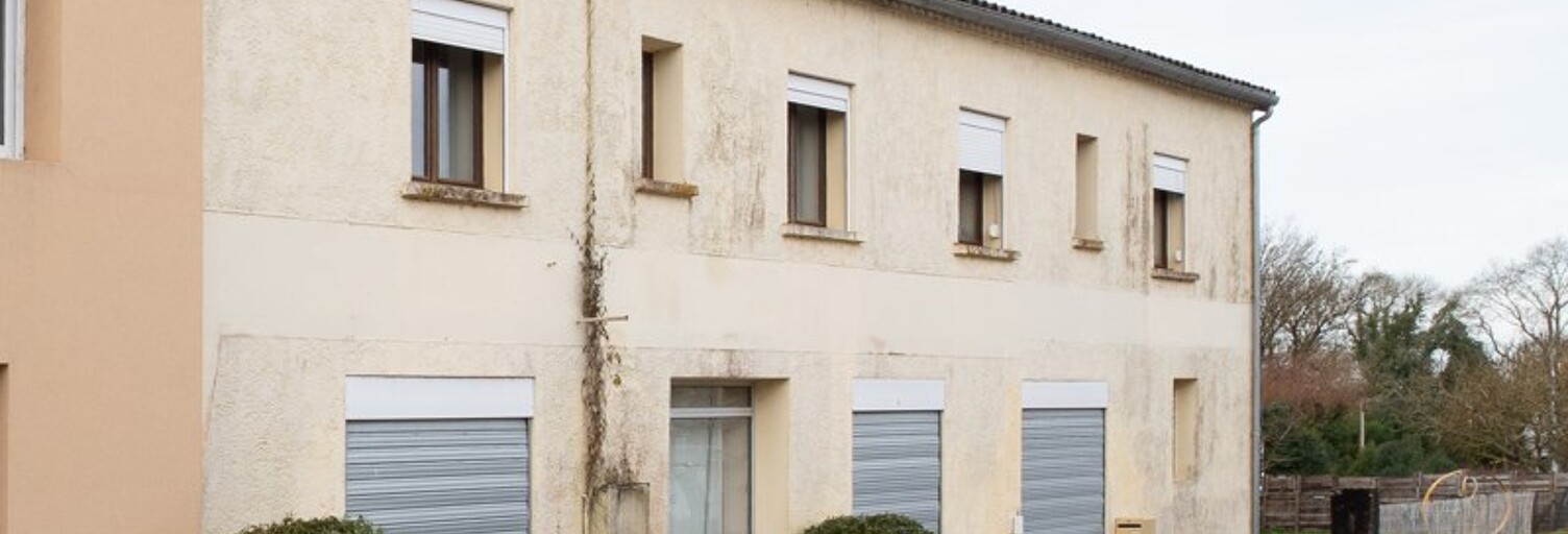 Immeuble   m² à vendre à Berson (33390)