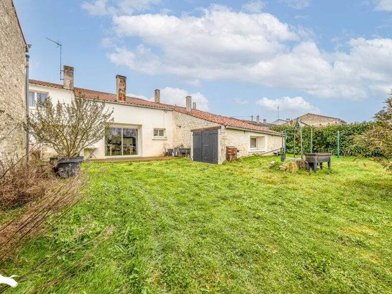 Maison en pierre de 5 pièces principales — photo 1