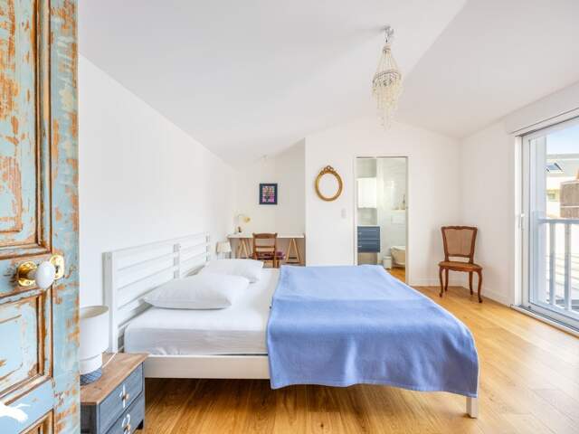 Maison en pierre de 5 pièces principales — photo du bien