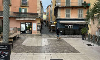 Commerce  57 m² à vendre à Hyères (83400)