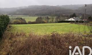 Terrain  693 m² à vendre à Saint-Sernin-du-Bois (71200)