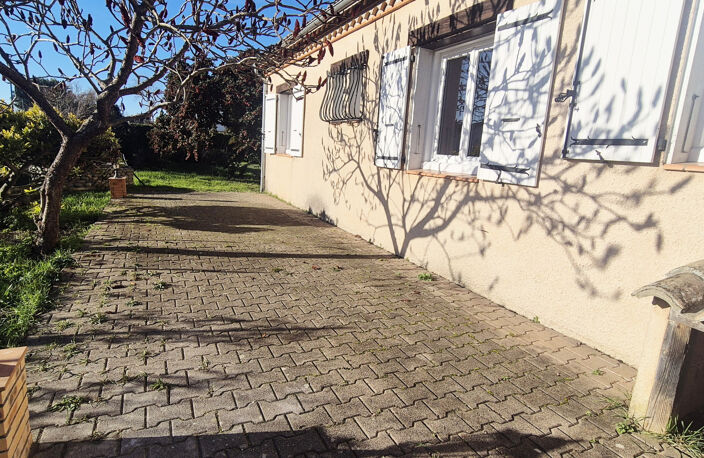 Maison de plain-pied avec dépendances   Villeneuve-la-Comptal — photo 4