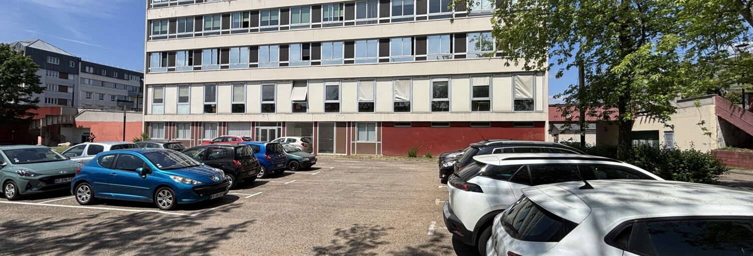 Immeuble  1369 m² à vendre à Val-de-Reuil (27100)