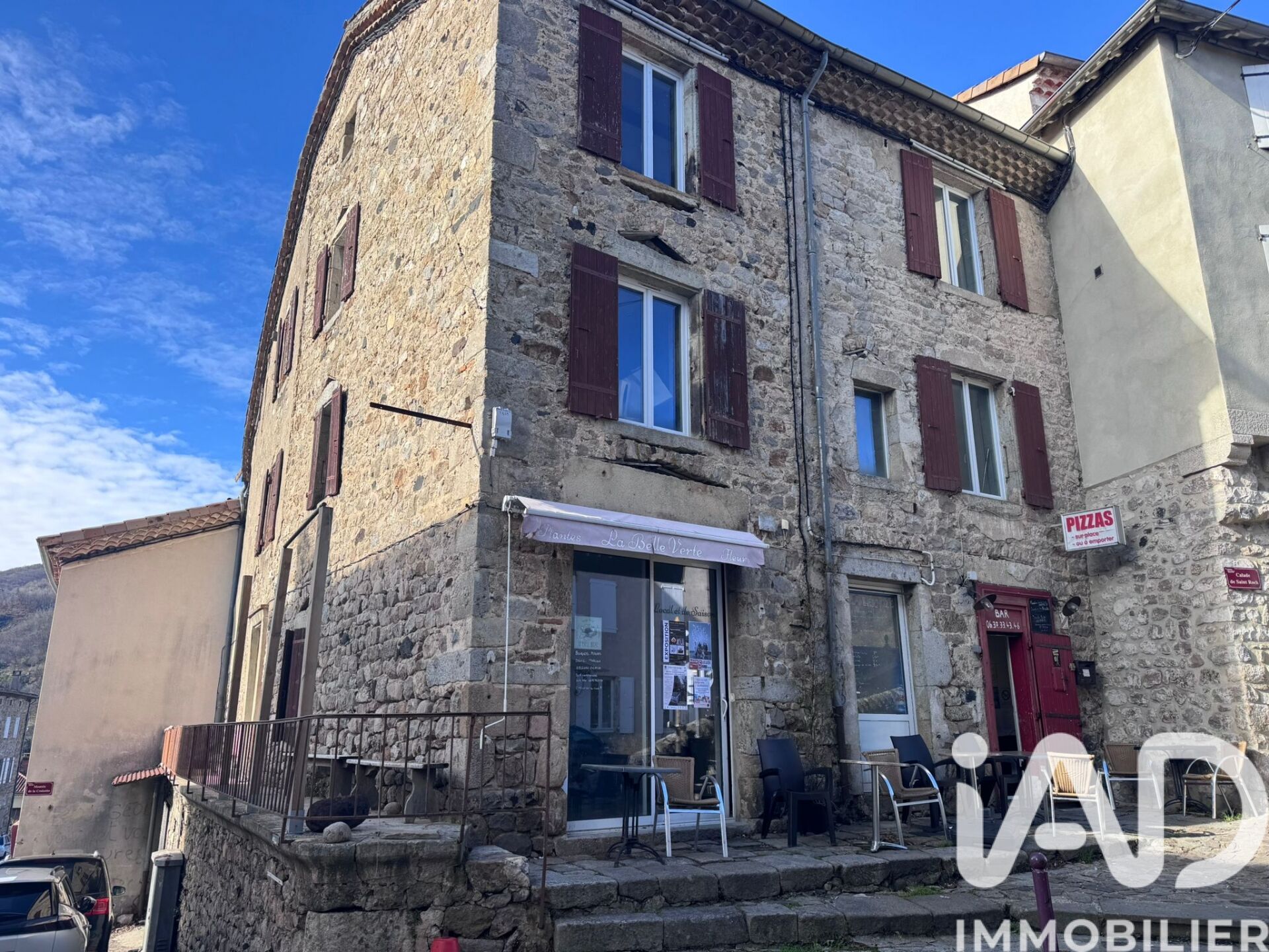 Antraigues-Sur-Volane - 360m² - 2p.