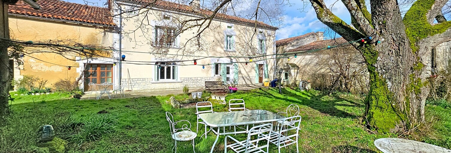 Maison 9 Pièces 229 m² à vendre à Sainte-Croix-de-Mareuil (24340)