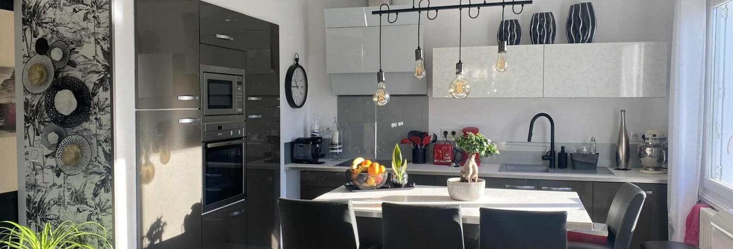 Maison 5 Pièces 114 m² à vendre à Bessines (79000)