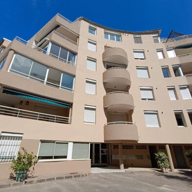 Appartement 2 pièces 676 €