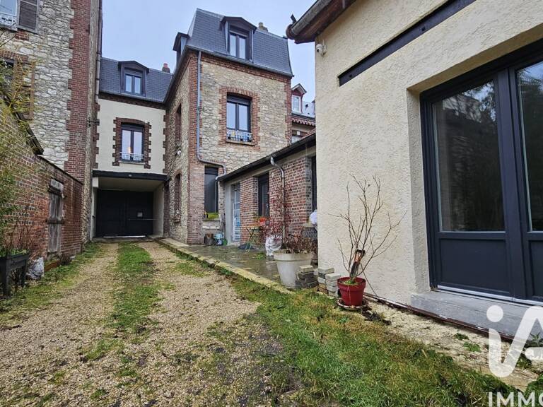Vente Maison/villa 8 pièces — photo 1