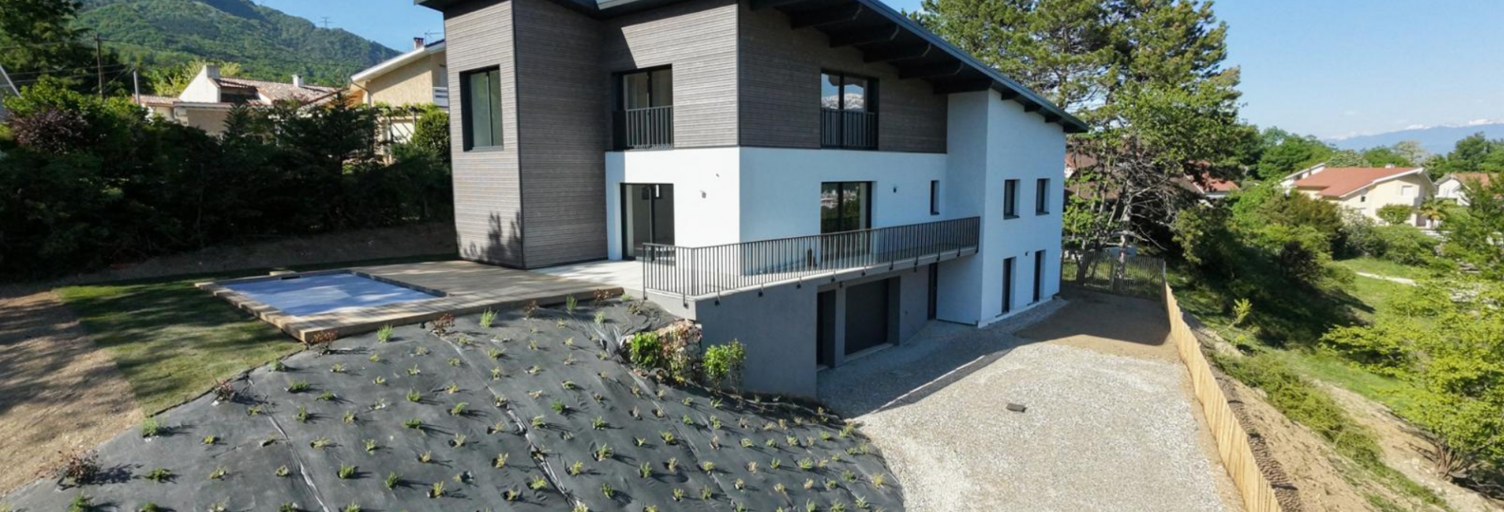 Maison 8 Pièces 248 m² à vendre à Claix (38640)