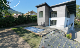 Maison 8 Pièces 248 m² à vendre à Claix (38640)
