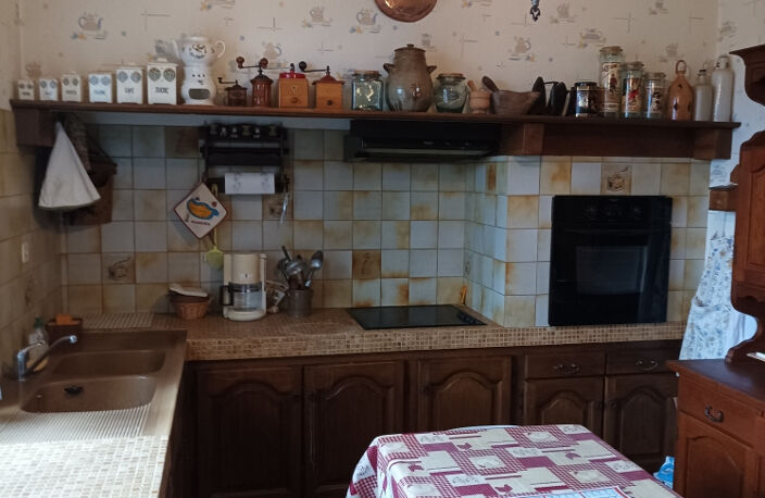 Venez découvrir cette agréable maison à rénover dans un quartier calme et proche des commerces — photo 4