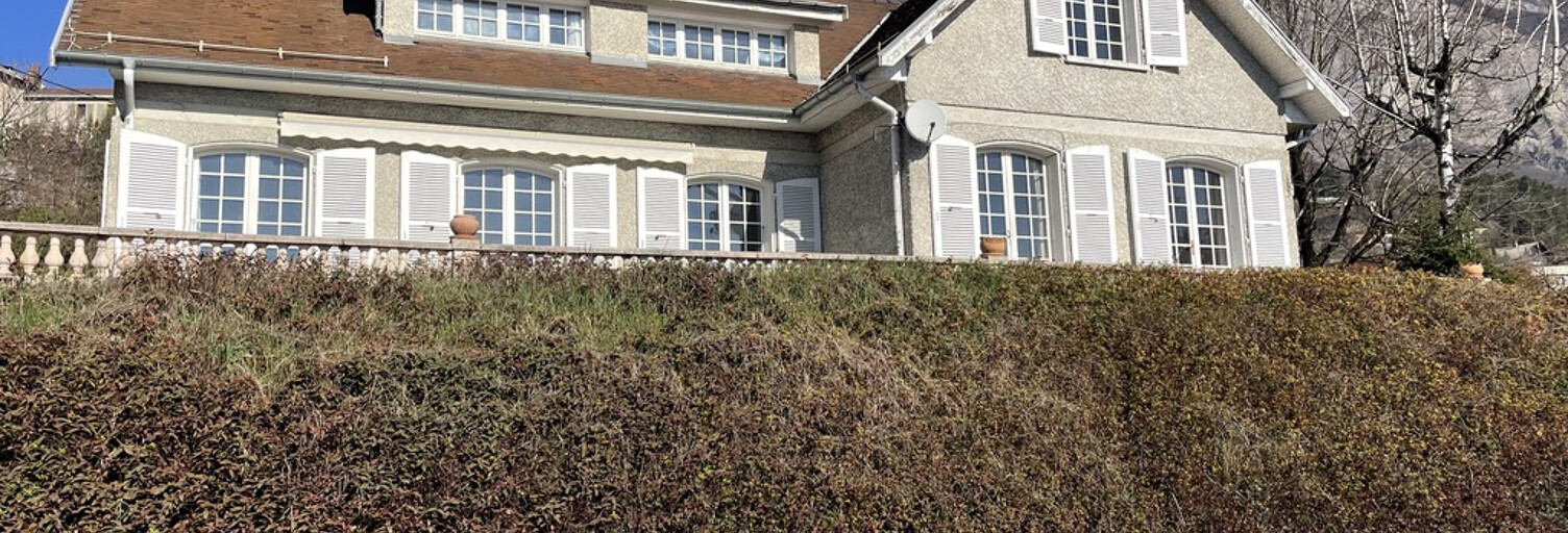 Maison 9 Pièces 197 m² à vendre à Corenc (38700)