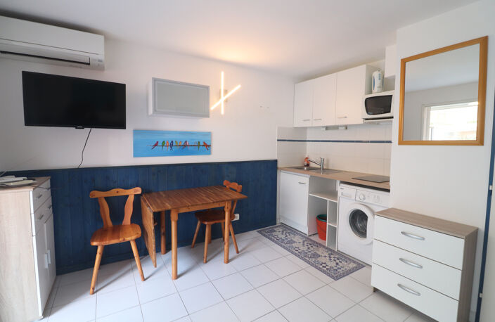 A VENDRE STUDIO AVEC LOGGIA ET TERRASSE A LA CORNICHE — photo 3