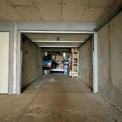 Garage  44000 €