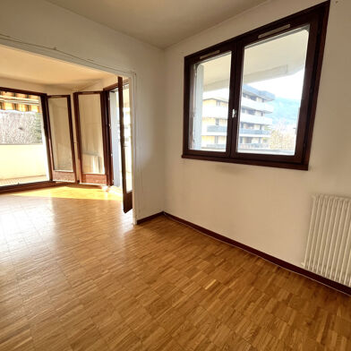 Appartement 4 pièces 270000 €
